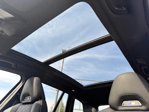 https://vehicle.imgix.net/4437176/09d82161-8764-4f1f-8f8c-76e8f7f34906.jpg