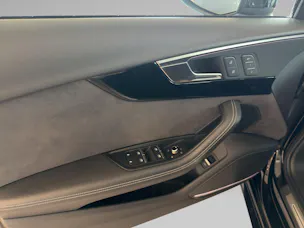 AUDI RS4 Avant 2.9 V6 TFSI quattro T-Tronic