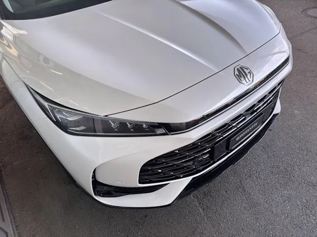 MG HS 1.5 Hybrid Luxury