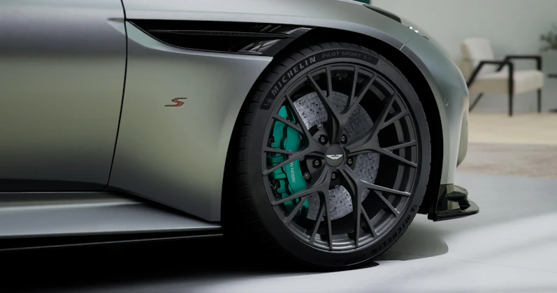 immagine del veicolo ASTON MARTIN DB12