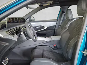PEUGEOT 5008 1.6 PHEV 225 GT Exclusive
