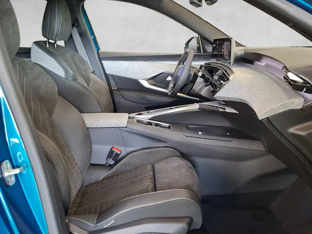 PEUGEOT 5008 1.6 PHEV 225 GT Exclusive