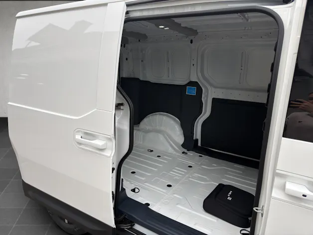 Kia PV5 Cargo 51.5 kWh Plus