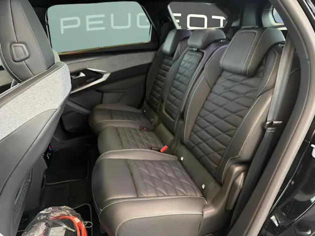 PEUGEOT 5008 1.6 PHEV 225 GT Exclusive