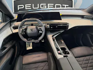 PEUGEOT 5008 1.6 PHEV 225 GT Exclusive