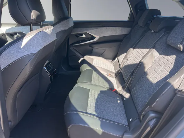 PEUGEOT 5008 1.6 PHEV Allure