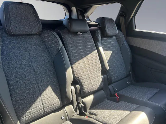 PEUGEOT 5008 1.6 PHEV Allure
