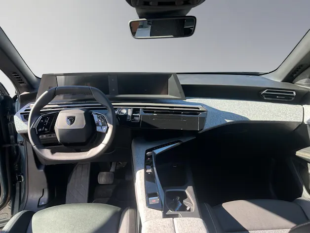 PEUGEOT 5008 1.6 PHEV Allure