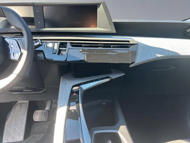 PEUGEOT 5008 1.6 PHEV Allure