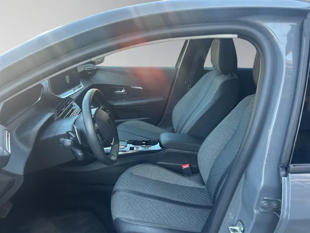 PEUGEOT 208 1.2 PureTech 100 Allure