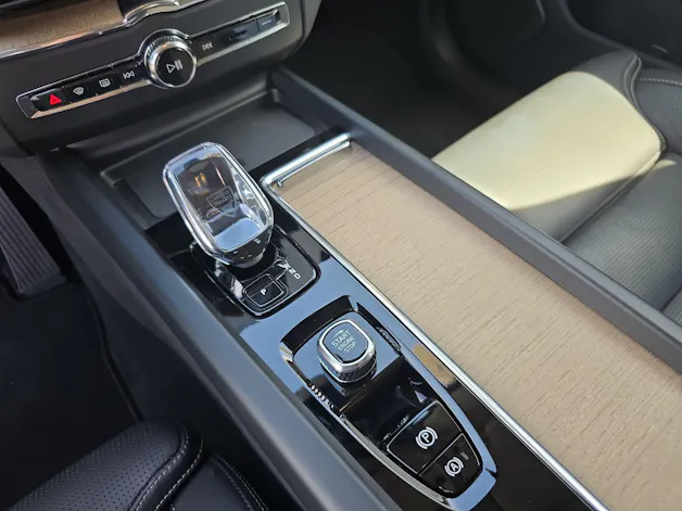 VOLVO XC60 2.0 T6 TE Plus Dark eAWD
