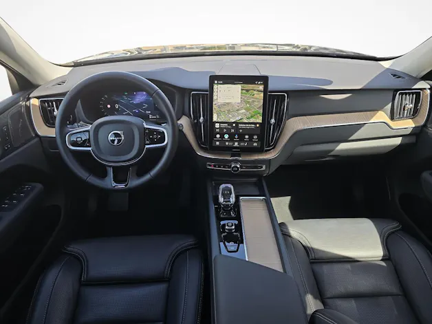 VOLVO XC60 2.0 T6 TE Plus Dark eAWD