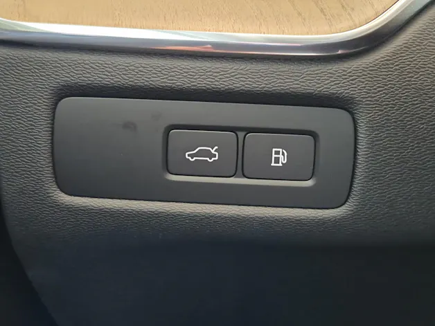 VOLVO XC60 2.0 T6 TE Plus Dark eAWD