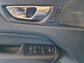 Fahrzeugbild VOLVO XC60 2.0 T6 TE Plus Dark eAWD
