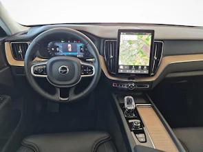 Fahrzeugbild VOLVO XC60 2.0 T6 TE Plus Dark eAWD