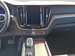 VOLVO XC60 2.0 T8 TE Ultimate Dark eAWD