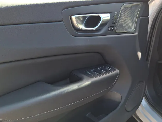VOLVO XC60 2.0 T8 TE Ultimate Dark eAWD