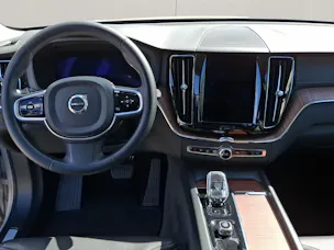 VOLVO XC60 2.0 T8 TE Ultimate Dark eAWD