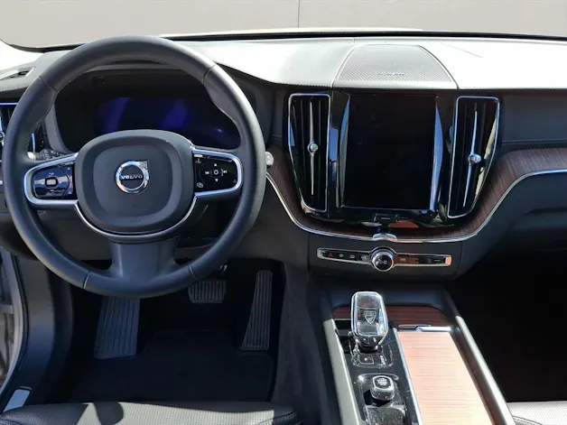 VOLVO XC60 2.0 T8 TE Ultimate Dark eAWD
