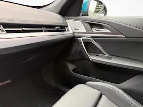 https://vehicle.imgix.net/4437559/07a2a5db-4c90-4446-934c-09931d4b53d9.jpg