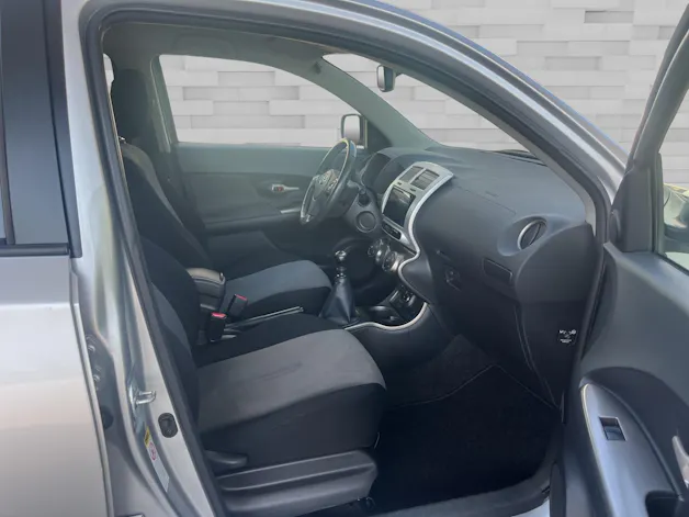 Toyota Urban Cruiser 1.4 D-4D Linea Sol 4WD