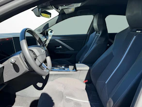 https://vehicle.imgix.net/4437639/8ab2c991-3b1b-423a-9d3b-0bfbc38177b4.jpg