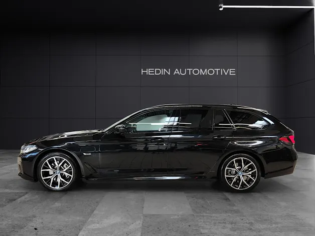 BMW 530e xDrive Touring M Sport Pure Harman/Kardon Surround Sound