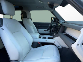 https://vehicle.imgix.net/4437687/a5d1f9fe-bc43-4175-bfc7-252cf5d5cd2d.jpg