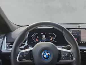 BMW iX2 30 Sport M Pro xDrive U10 (CH)