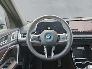 BMW iX2 30 Sport M Pro xDrive U10 (CH)