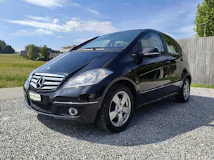 MERCEDES-BENZ A 180 Selection