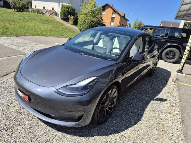 Tesla Model 3 Performance D 512