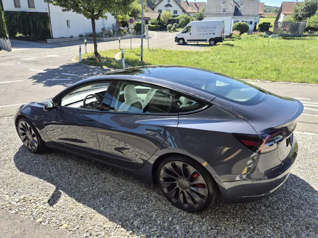 Tesla Model 3 Performance D 512