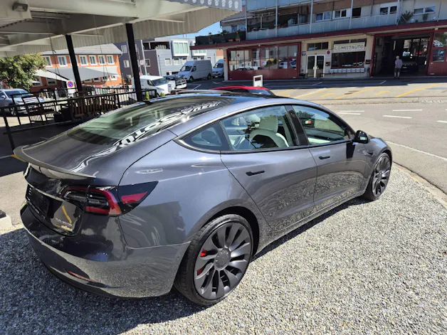 Tesla Model 3 Performance D 512