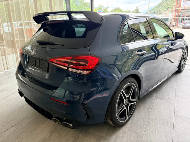 MERCEDES-BENZ A 35 AMG 4matic