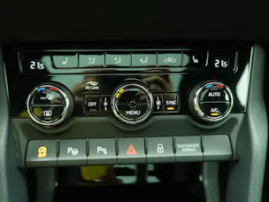 SKODA Karoq 2.0 TSI DSG Sport Line 4x4