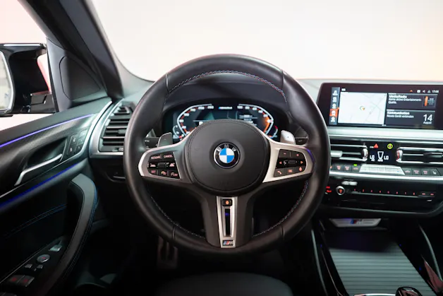 BMW X4 M40d / Rückfahrkamera / HeadUp / AHK