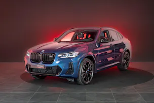 BMW X4 M40d / Rückfahrkamera / HeadUp / AHK