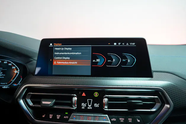 BMW X4 M40d / Rückfahrkamera / HeadUp / AHK