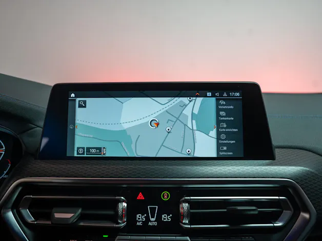 BMW X4 M40d / Rückfahrkamera / HeadUp / AHK