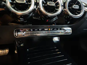MERCEDES-BENZ A 200 AMG Line Limousine / Navi / Rückfahrkamera