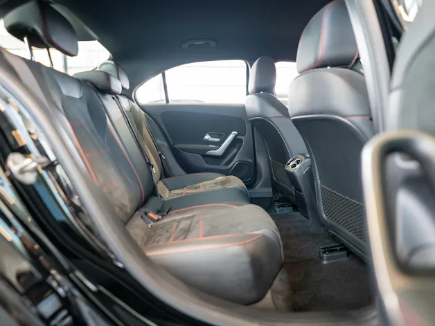 MERCEDES-BENZ A 200 AMG Line Limousine / Navi / Rückfahrkamera