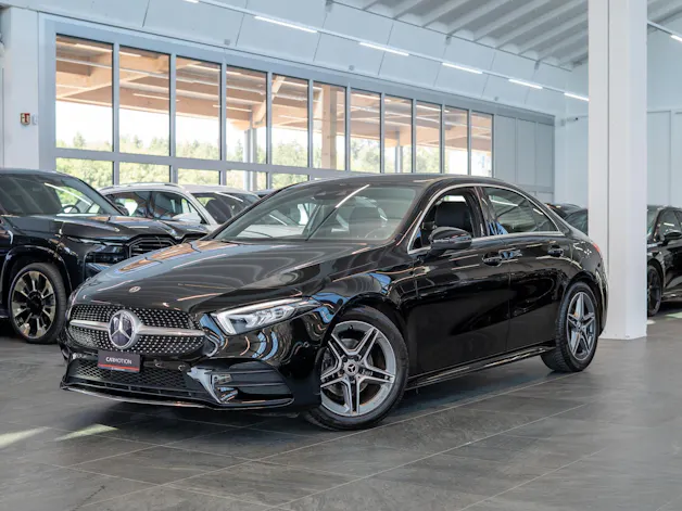 MERCEDES-BENZ A 200 AMG Line Limousine / Navi / Rückfahrkamera