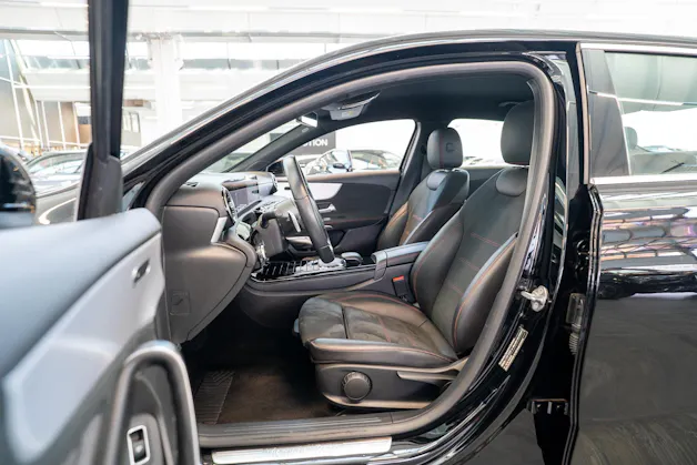 MERCEDES-BENZ A 200 AMG Line Limousine / Navi / Rückfahrkamera
