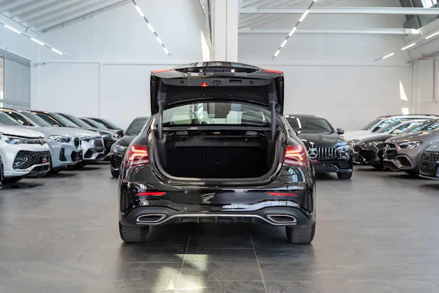 MERCEDES-BENZ A 200 AMG Line Limousine / Navi / Rückfahrkamera