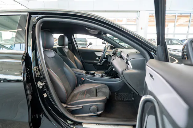 MERCEDES-BENZ A 200 AMG Line Limousine / Navi / Rückfahrkamera