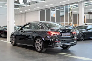 MERCEDES-BENZ A 200 AMG Line Limousine / Navi / Rückfahrkamera