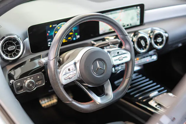 MERCEDES-BENZ A 200 AMG Line Limousine / Navi / Rückfahrkamera