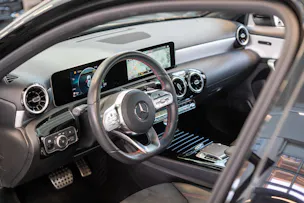 MERCEDES-BENZ A 200 AMG Line Limousine / Navi / Rückfahrkamera