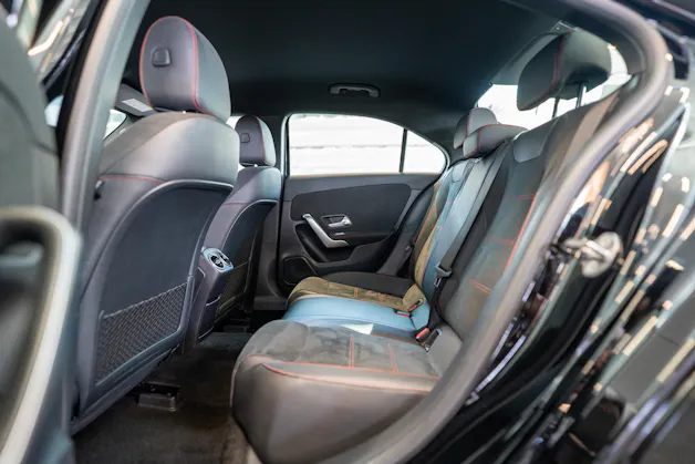 MERCEDES-BENZ A 200 AMG Line Limousine / Navi / Rückfahrkamera